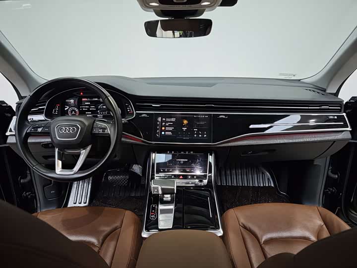 Фото 7 - Audi Q8