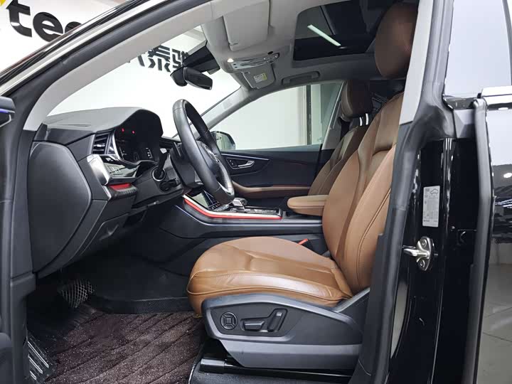 Фото 8 - Audi Q8