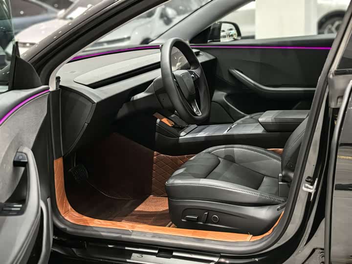 Фото 7 - Tesla Model 3