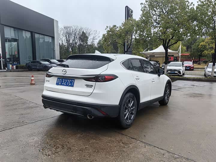 Photo 2 - Mazda CX-4