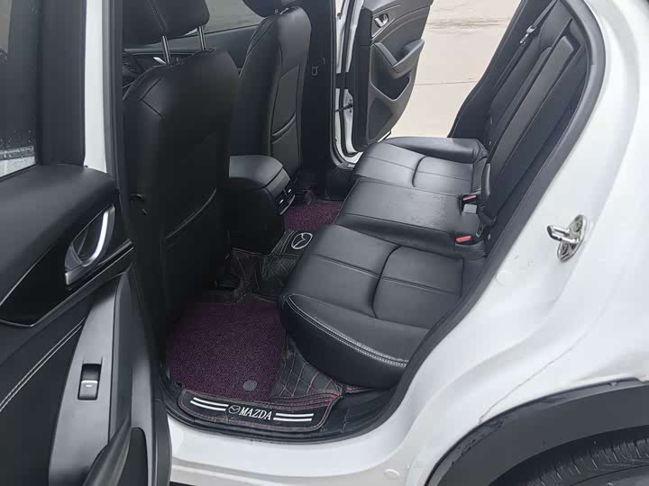 Photo 3 - Mazda CX-4