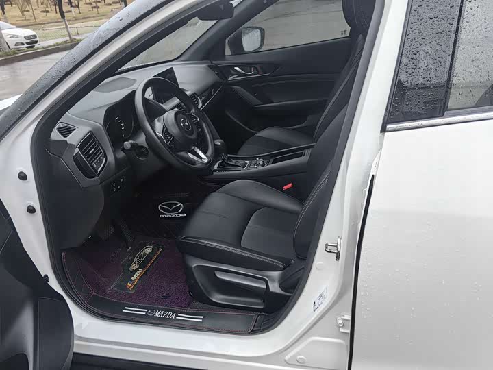 Photo 6 - Mazda CX-4