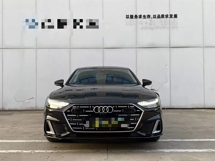 Фото 2 - Audi A7L
