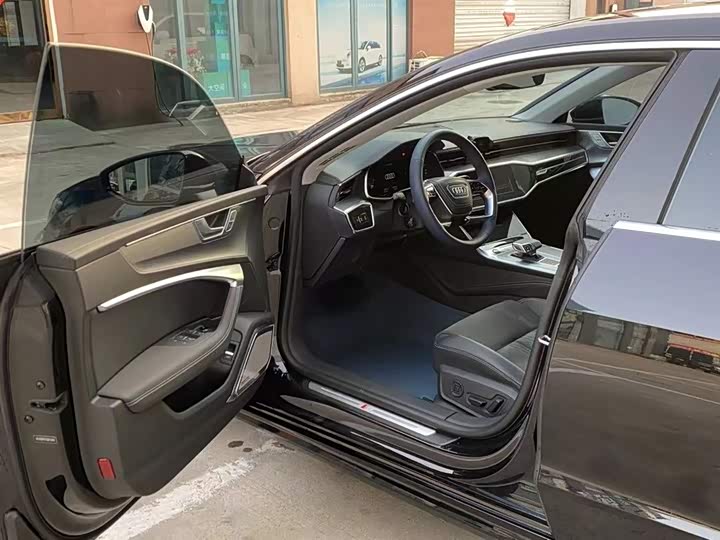 Фото 5 - Audi A7L