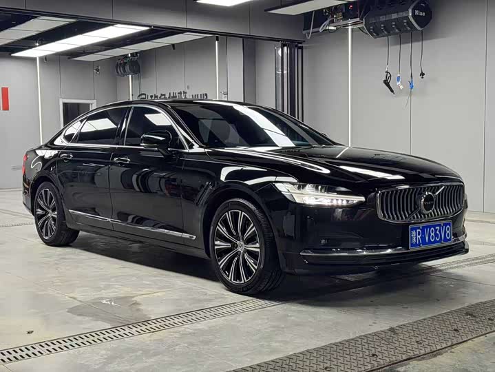 Фото 2 - Volvo S90