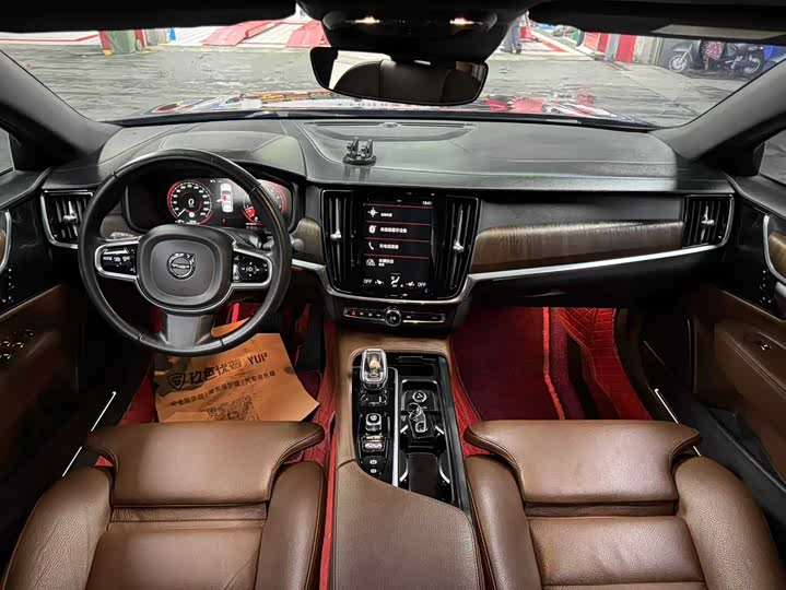 Фото 9 - Volvo S90