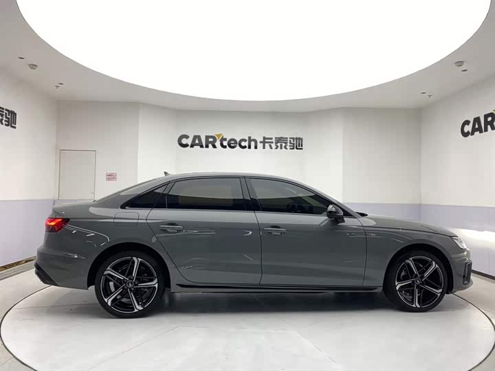 Фото 4 - Audi A4L