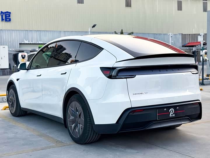 Фото 4 - Tesla Model Y