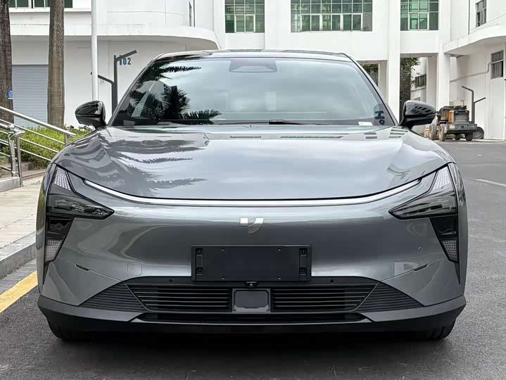 Photo 2 - Geely Jiyue 01