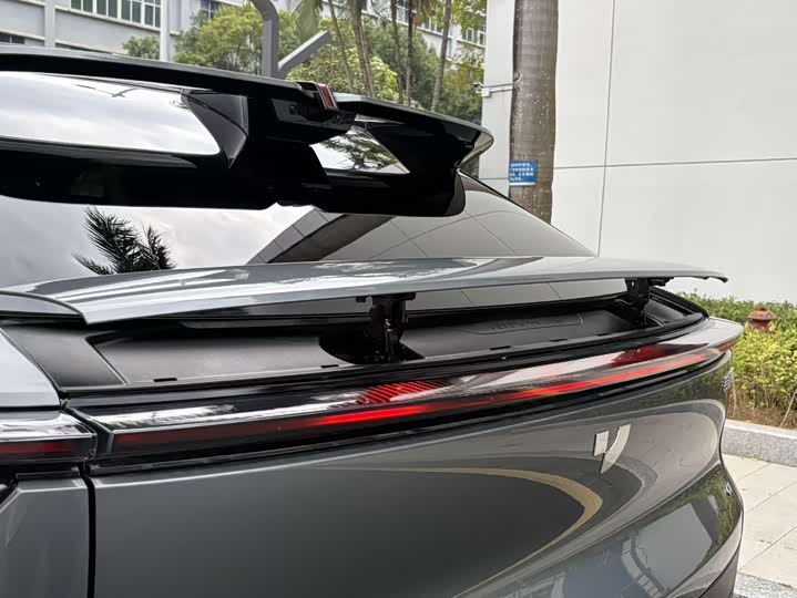 Photo 4 - Geely Jiyue 01