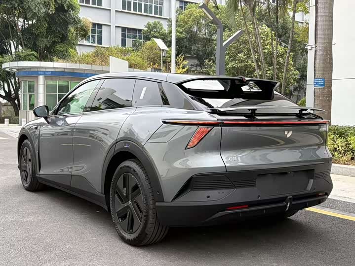 Photo 6 - Geely Jiyue 01