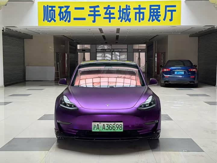 Фото 2 - Tesla Model 3