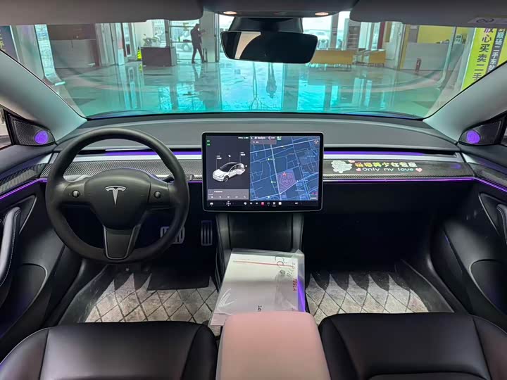 Фото 4 - Tesla Model 3