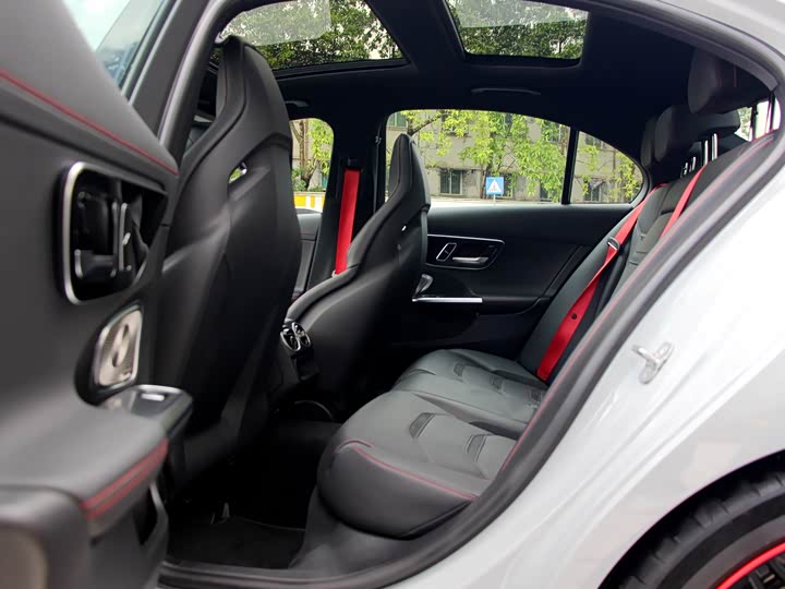 Фото 9 - Mercedes-Benz C-Class AMG Hybrid