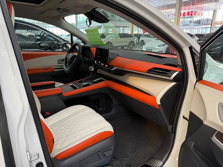 Фото 5 - Toyota Granvia