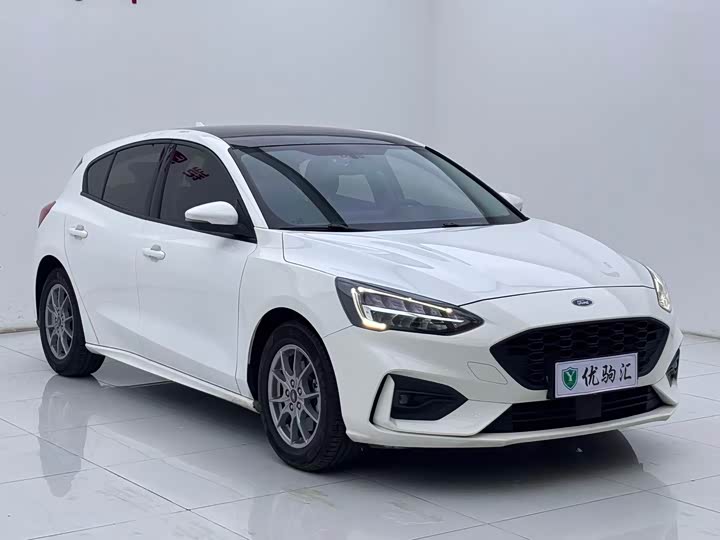 Фото 2 - Ford Focus