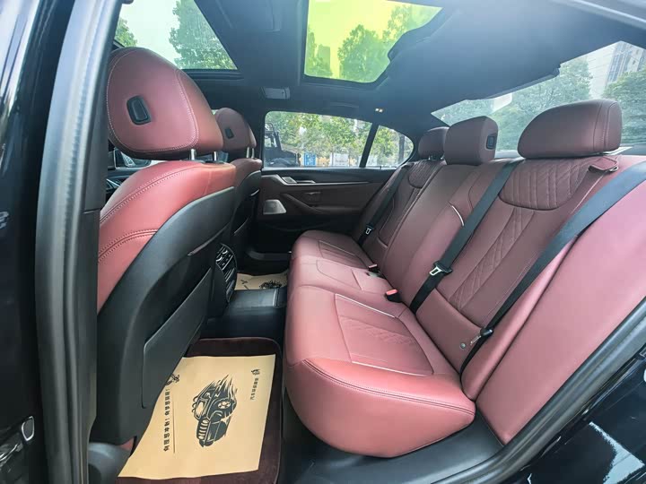 Photo 9 - BMW 5 Series