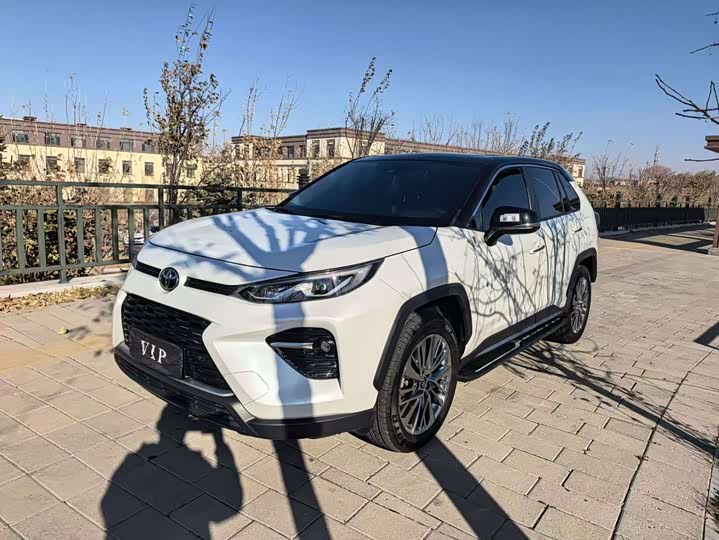 Фото 1 - Toyota Wildlander