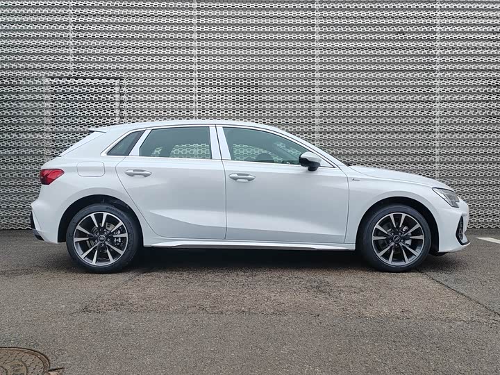 Фото 2 - Audi A3