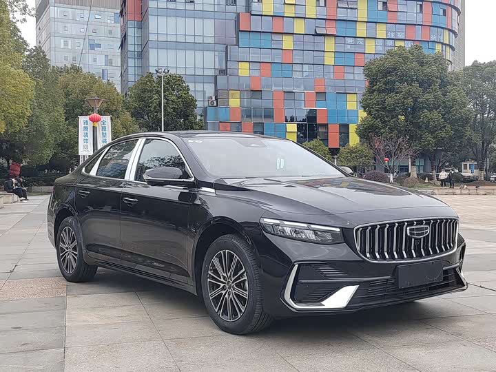 Фото 3 - Geely Preface