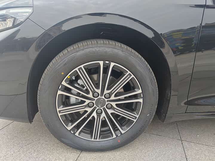 Фото 5 - Geely Preface