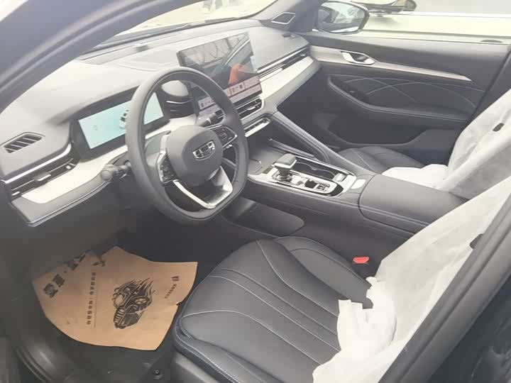 Фото 7 - Geely Preface