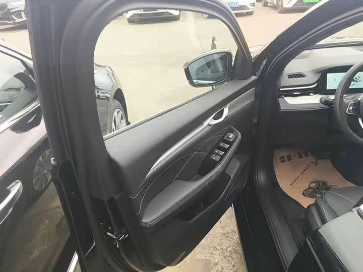 Фото 8 - Geely Preface