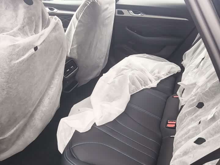 Фото 9 - Geely Preface