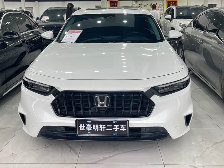 Фото 2 - Honda Inspire