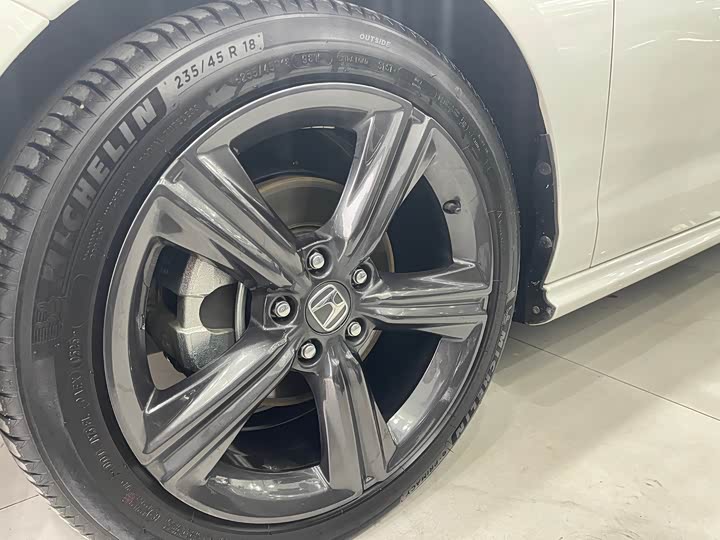 Фото 5 - Honda Inspire