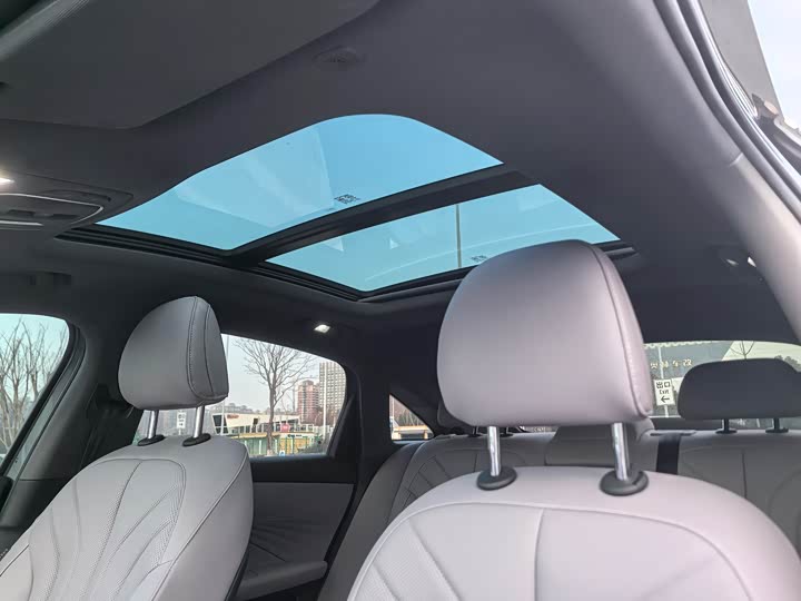 Фото 9 - Roewe M7 DMH