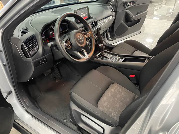 Фото 5 - Mazda CX-4