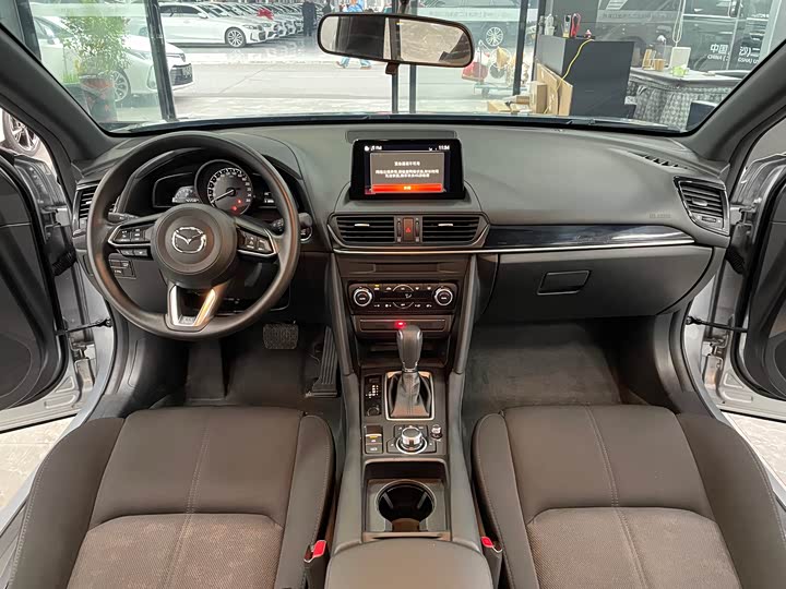 Фото 8 - Mazda CX-4