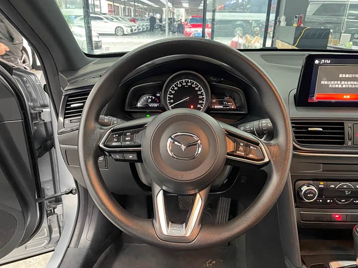 Фото 9 - Mazda CX-4