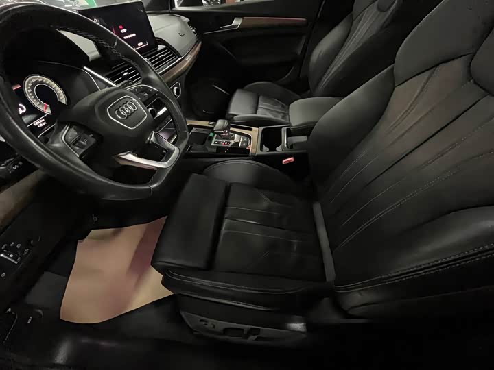 Фото 6 - Audi Q5L Sportback