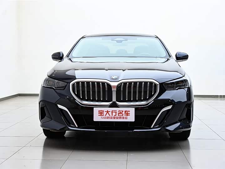 Фото 3 - BMW 5 Series