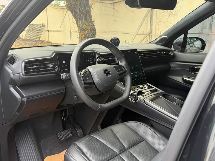 Фото 8 - Nio ES8