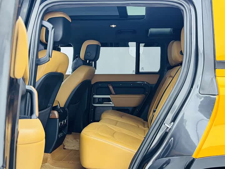 Фото 9 - Land Rover Defender