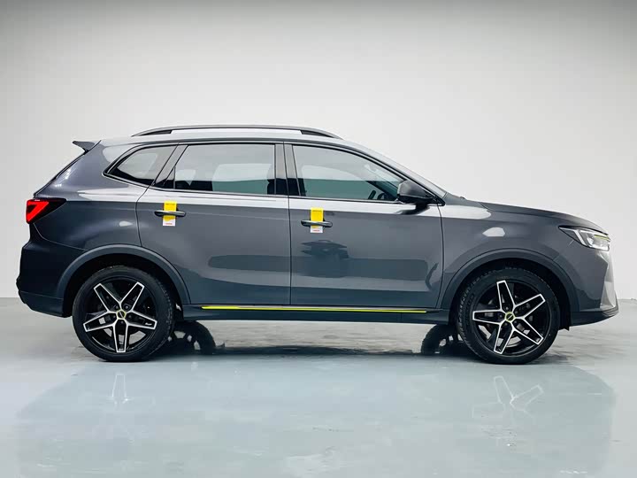 Фото 8 - Roewe RX5