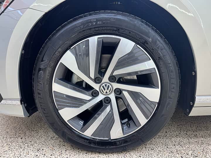 Фото 8 - Volkswagen Magotan GTE Hybrid