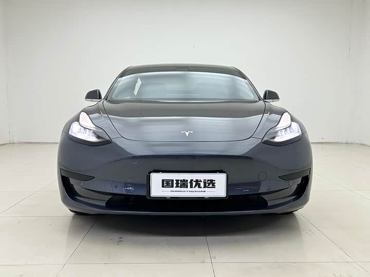 Фото 2 - Tesla Model 3