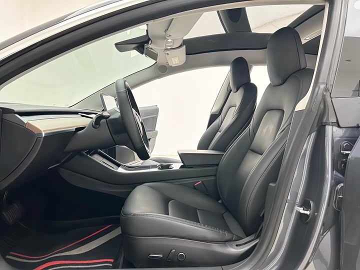 Фото 7 - Tesla Model 3