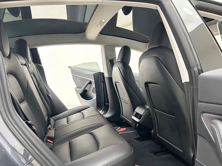 Фото 9 - Tesla Model 3