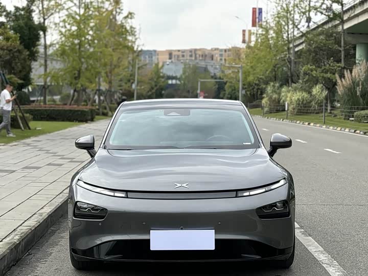 Фото 2 - XPeng P7