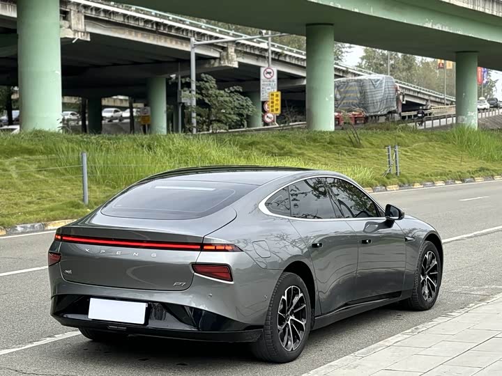 Фото 9 - XPeng P7