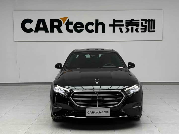 Фото 3 - Mercedes-Benz E-Class