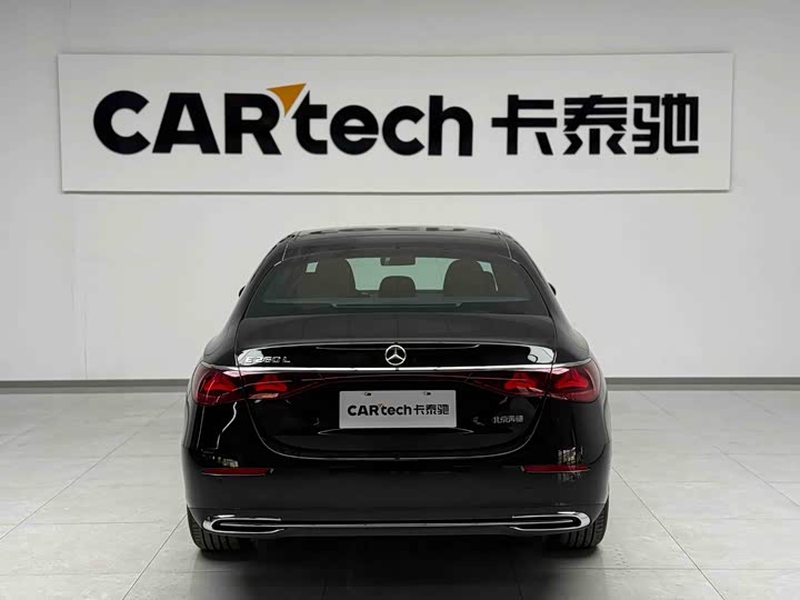 Фото 4 - Mercedes-Benz E-Class