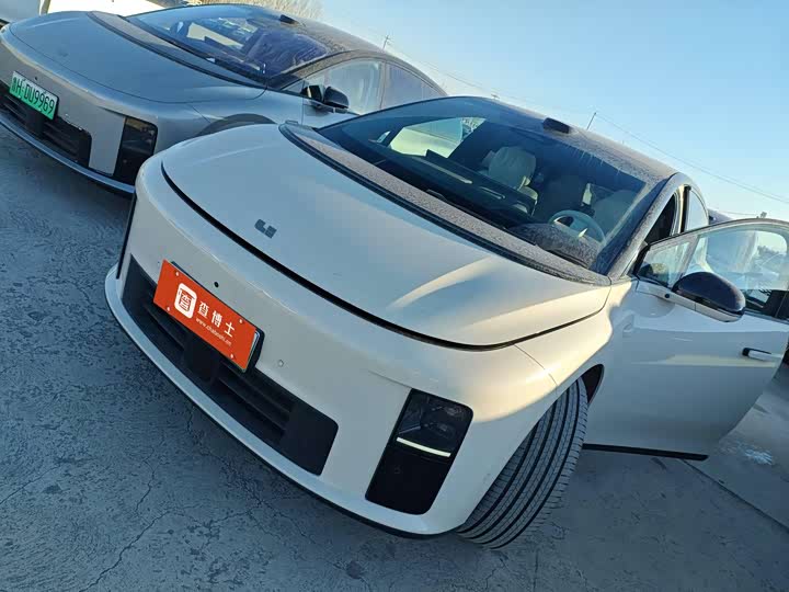 Фото 1 - LiXiang i6