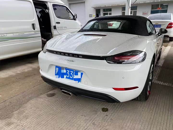 Фото 2 - Porsche 718