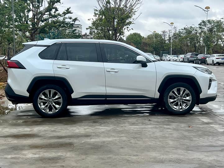 Фото 4 - Toyota Wildlander